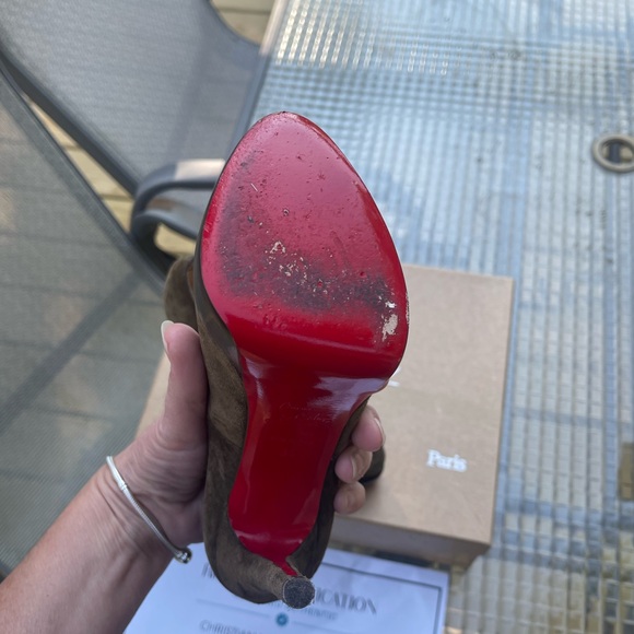 Authenticated Women's Christian Louboutin Palais Royal
Suede Bronze size 35 - Picture 12 of 15